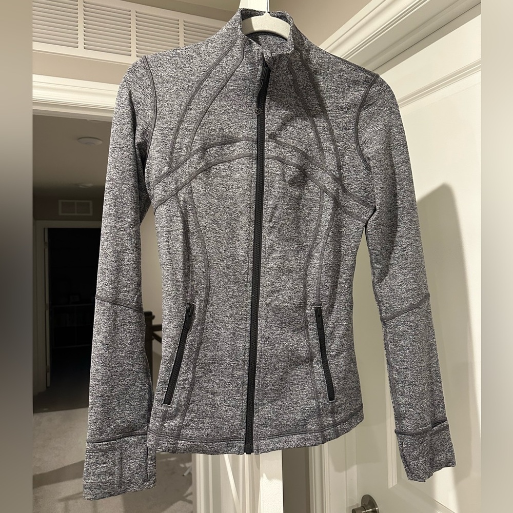 Lululemon Define Luon Jacket Size 6 in Heathered Black